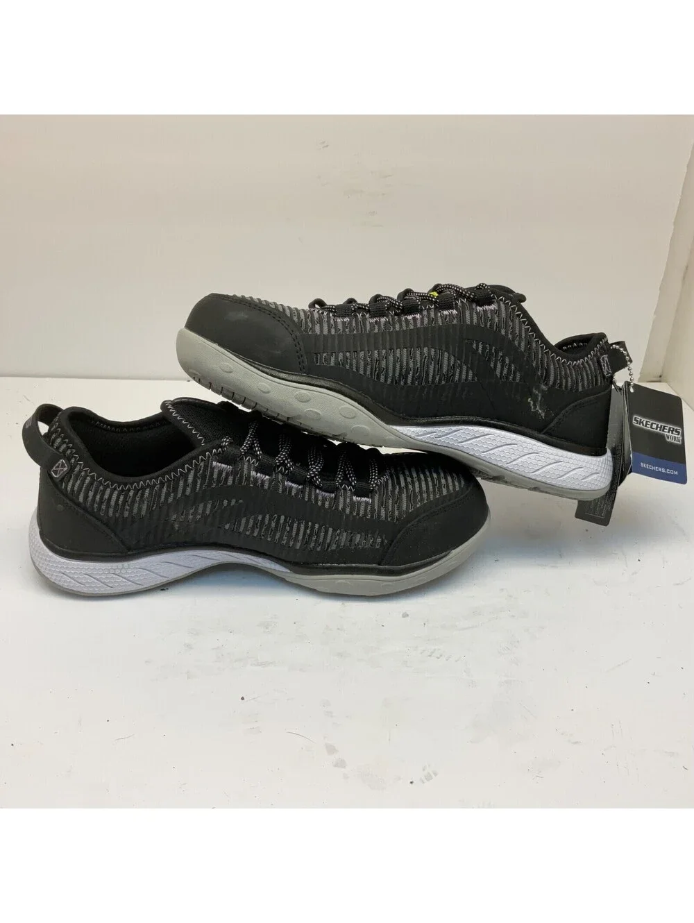 Skechers new without